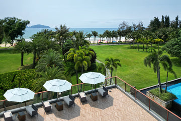 Alizé commercial market umbrella collection — wind tunnel tested patio umbrellas with built-in fans